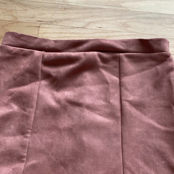 Charlotte Russe Blush Pink Suede Scalloped Skirt - Picture 3 of 7